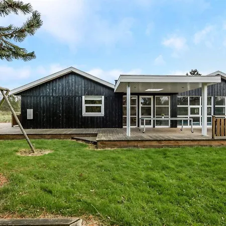 Holiday Aaro - 1-5km From The Sea In Western Jutland By Interhome Blåvand