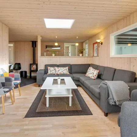 בית נופש Holiday Aaro - 1-5km From The Sea In Western Jutland By Interhome *