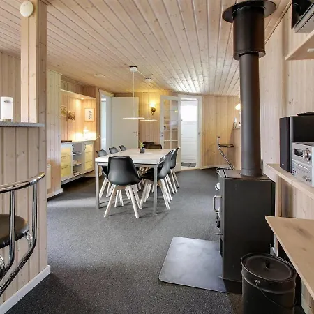Holiday Aaro - 1-5km From The Sea In Western Jutland By Interhome Blåvand